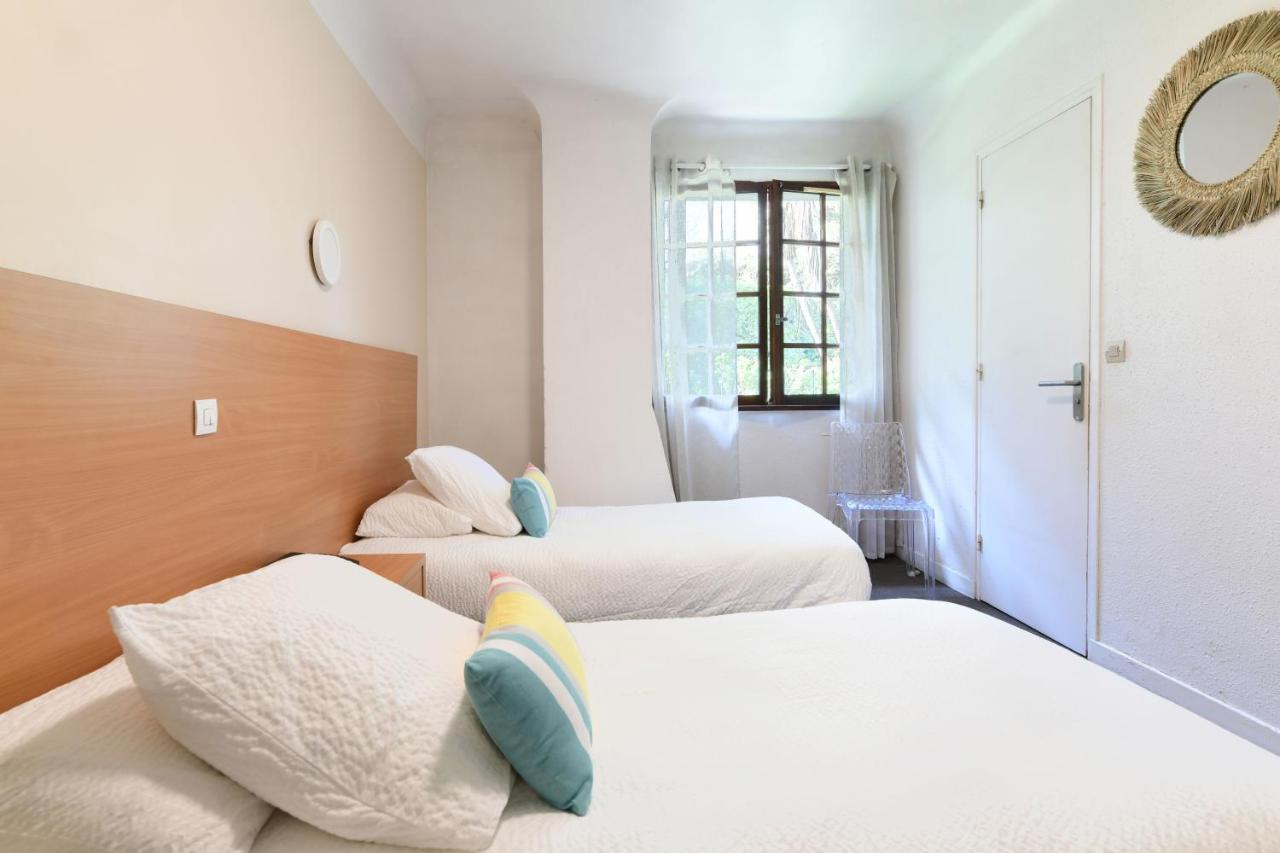 Hotel Val Flores Logis Biarritz Exterior photo