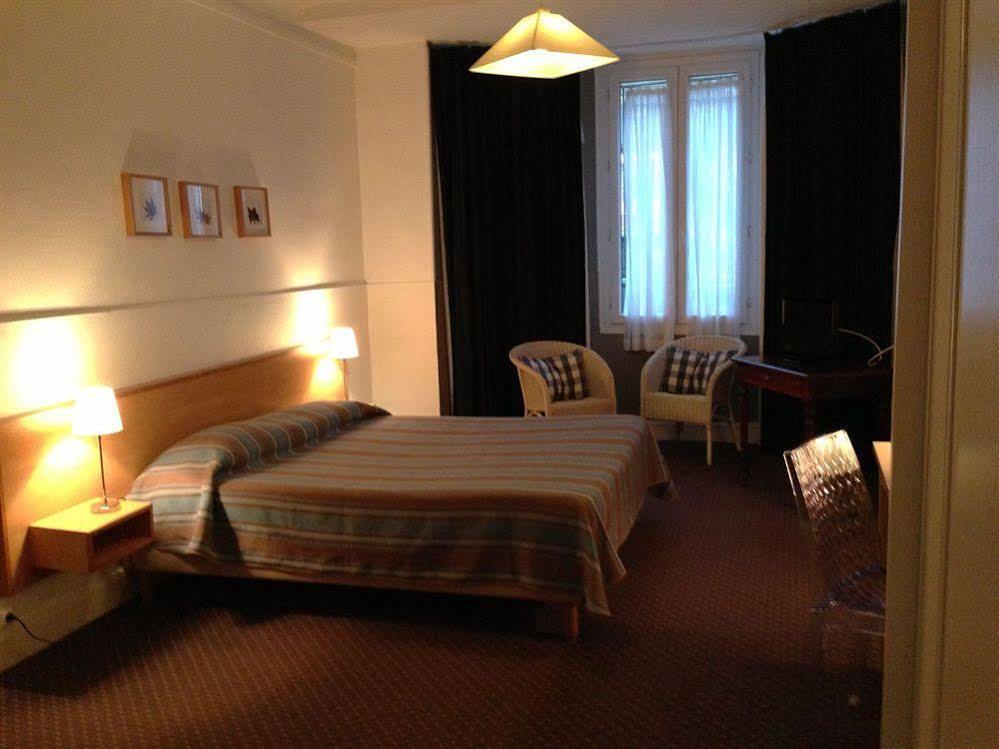 Hotel Val Flores Logis Biarritz Exterior photo